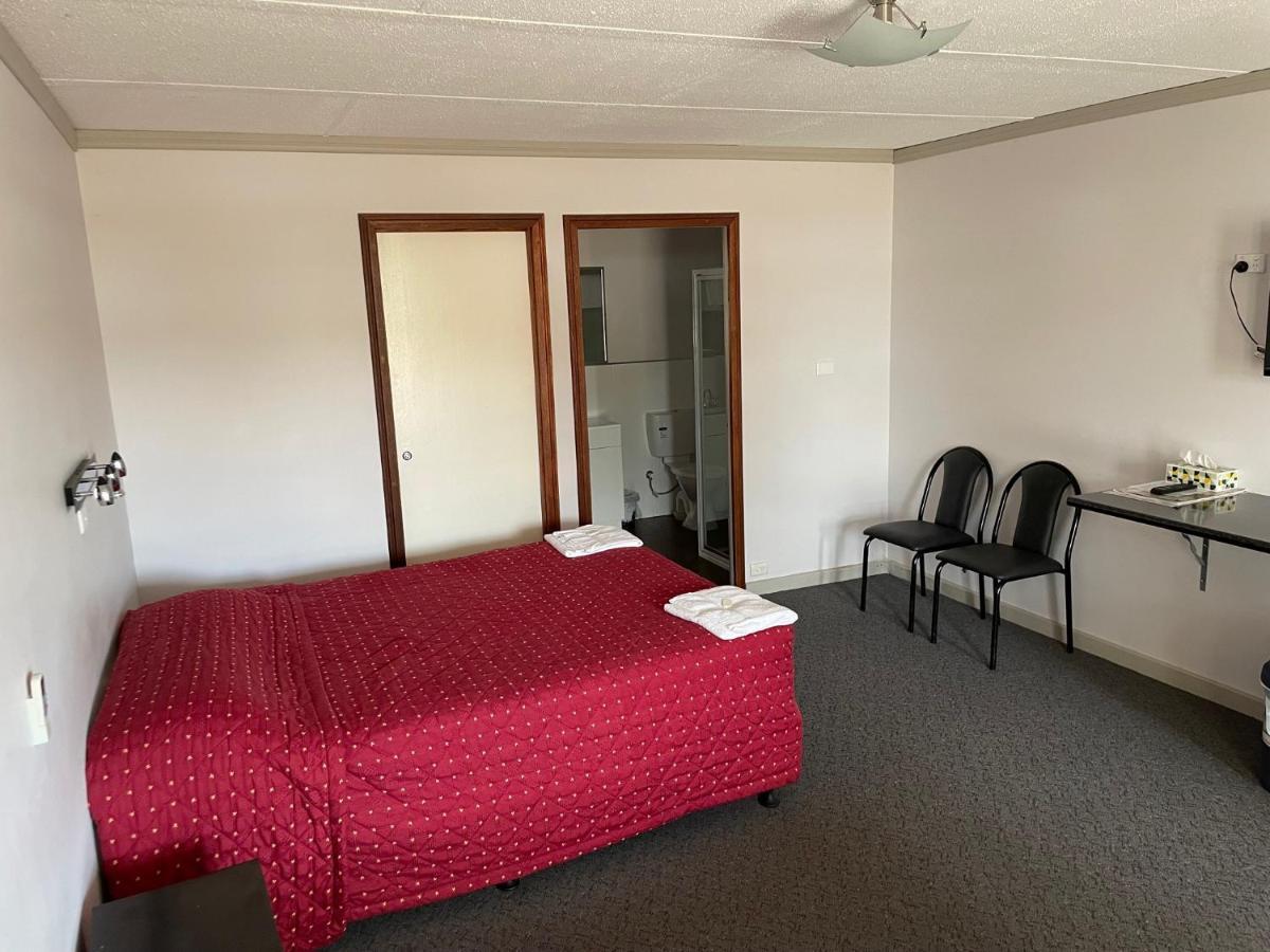 Paringa Hotel Motel Renmark Exterior photo