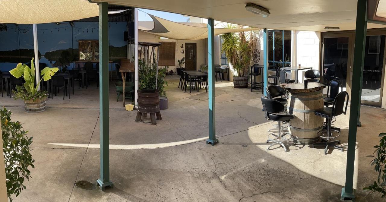 Paringa Hotel Motel Renmark Exterior photo